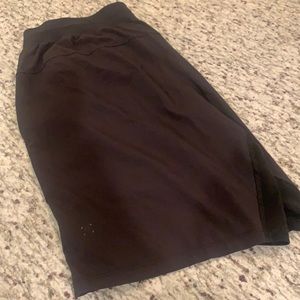 Men’s Lululemon T.H.E. linerless 9” shorts